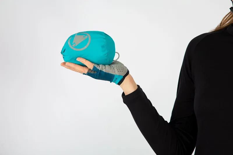 Endura Pakajak Womens Jacket in Red-4